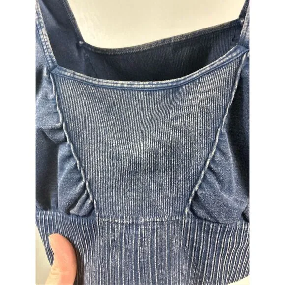 Free People Movement Good Karma Set of Flare Leggings and Square Neck Bra in Blu - Picture 8 of 9